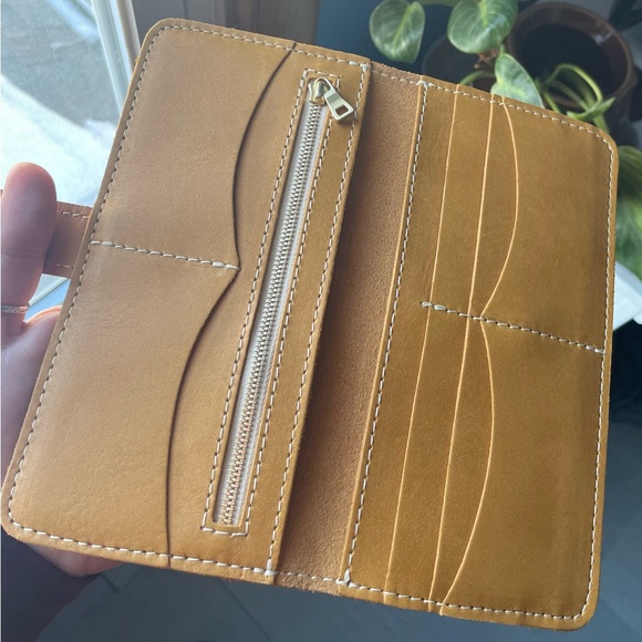 Portland Leather Goods women’s Bifold wallet Sunflower color - Picture 2 of 4